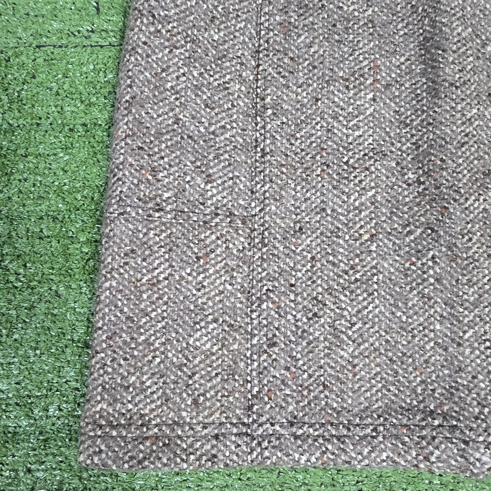 EDDIE BAUER | 48% WOOL BLEND CHEVRON WOVEN MINI SKIRT w\ BUTTONED SIDE POCKETS - Picture 7 of 15